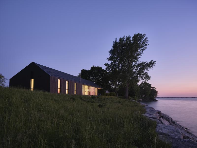 Custom Standing Seam Metal Roof in Niagara-on-the-Lake